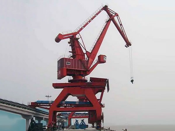 起重機(jī)回轉(zhuǎn)支承的維護(hù)保養(yǎng)以及基本檢查如何做? 起重機(jī)回轉(zhuǎn)支承的維護(hù)保養(yǎng)以及基本檢查如何做?